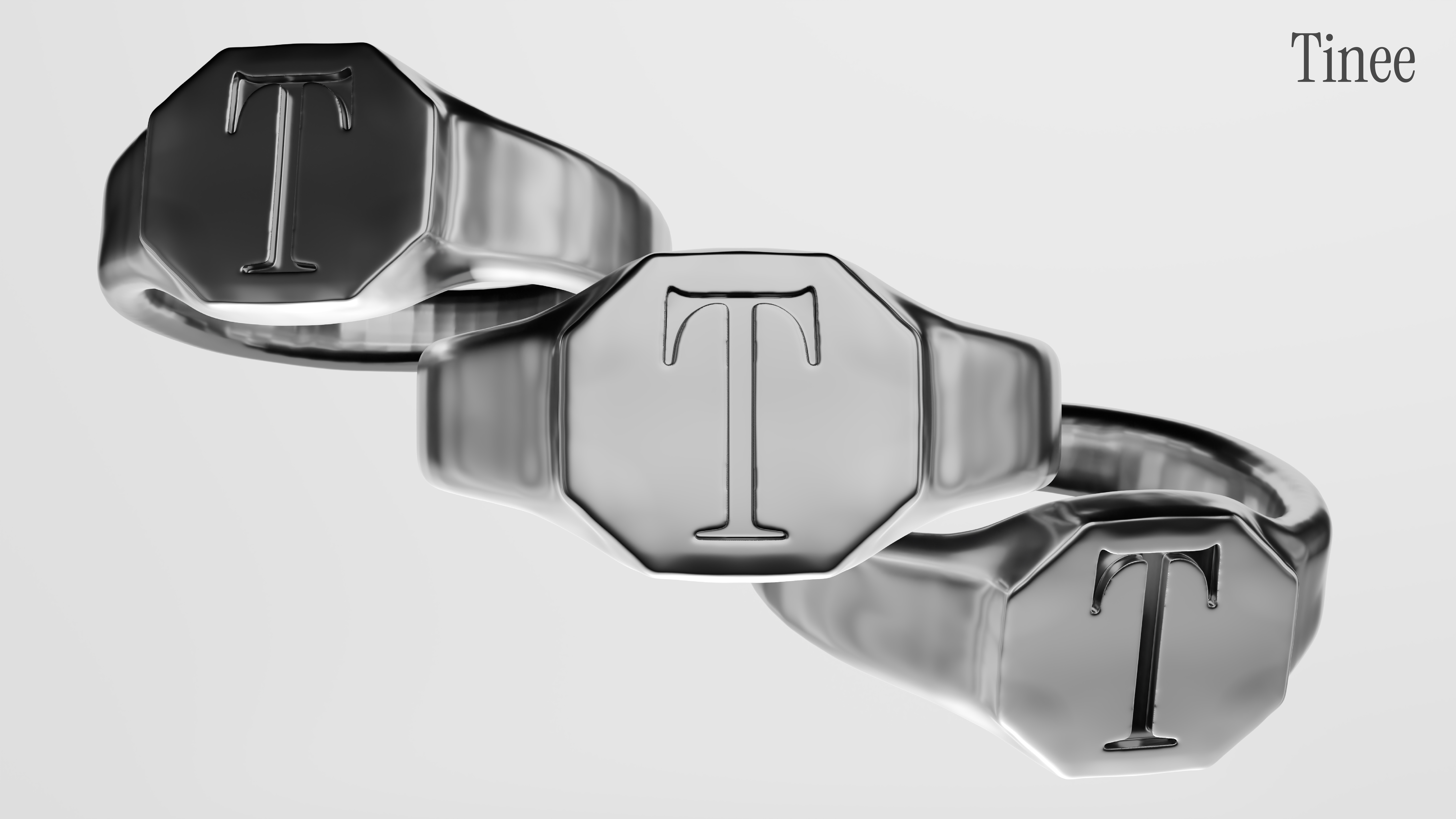 Tinee signet ring in silver, engraved with the T